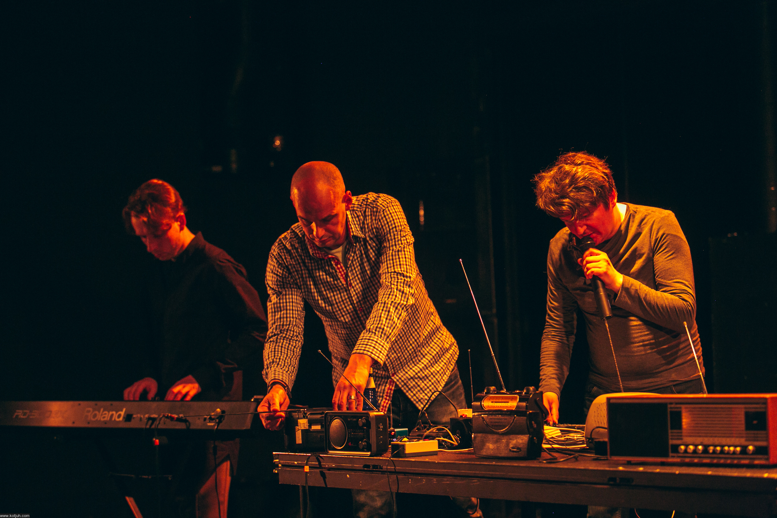 The Orbita collective of poets and artists will be performing poetry readings in
several cities in the United States.